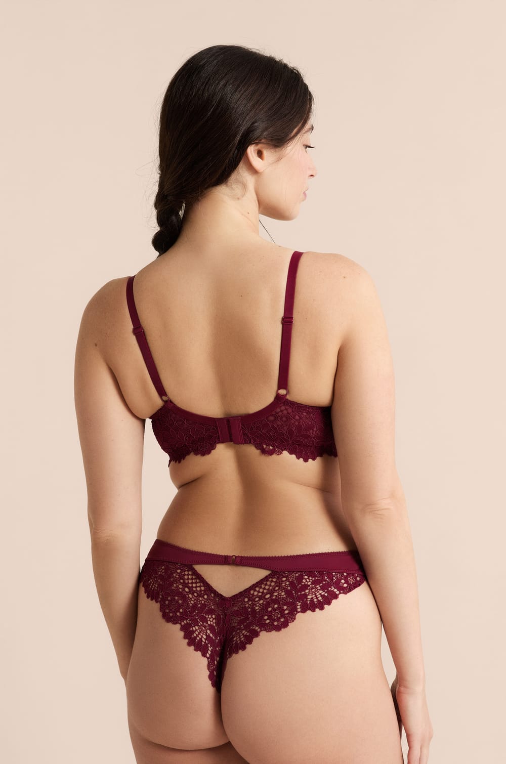 Bra N.5 - The Lightly Lined Plunge;${refinementColor}