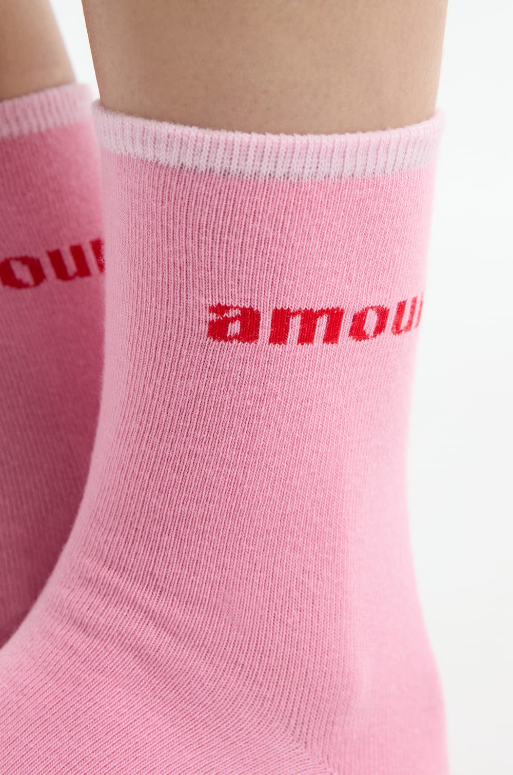 Socks with Cotton;${refinementColor}