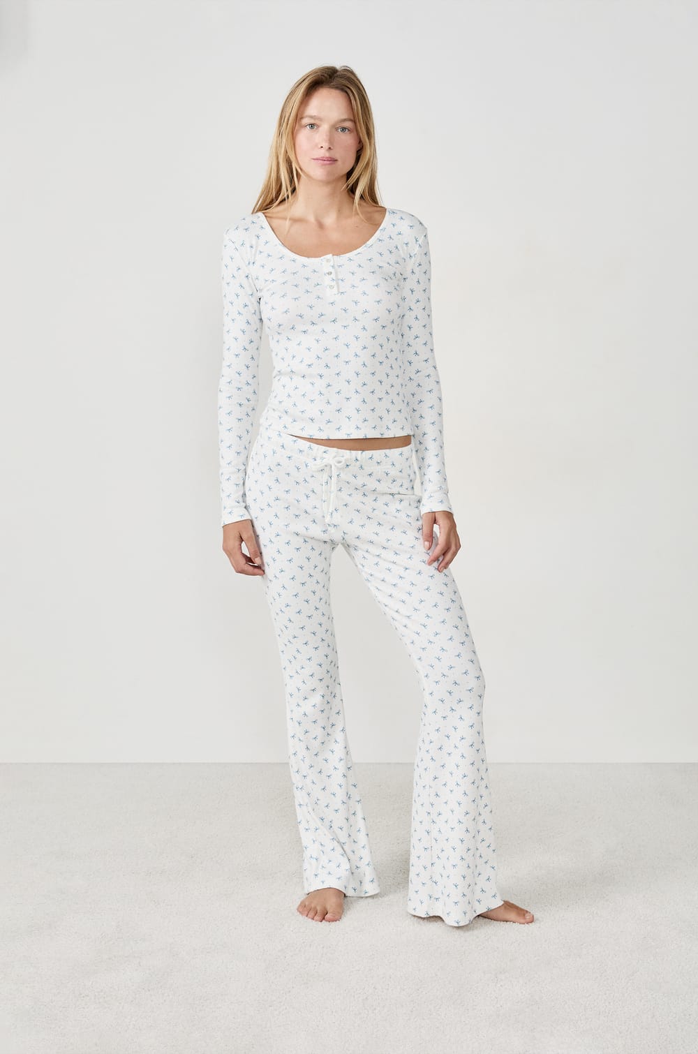 T-shirt de pyjama avec imprimé nœuds;${refinementColor}