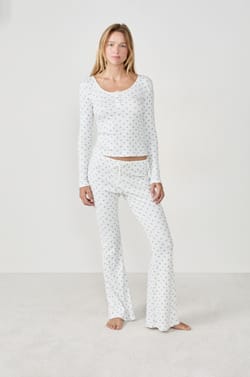 T-shirt de pyjama avec imprimé nœuds;${refinementColor}