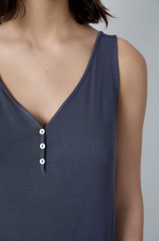   Camiseta de tirantes lisa;${refinementColor}