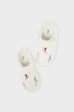 Zapatillas destalonadas de pelo estampadas con motivos de esquiadores;${refinementColor}