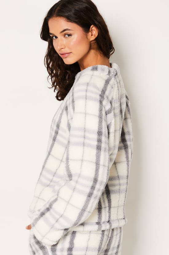 Sweat de pyjama polaire à carreaux;${refinementColor}