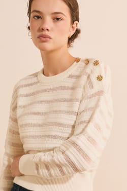Pull manches longues avec boutons dor&eacute;s;${refinementColor}