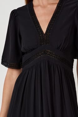 Long dress with embroidery;${refinementColor}