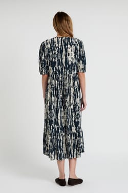 Robe longue col V imprimée;${refinementColor}