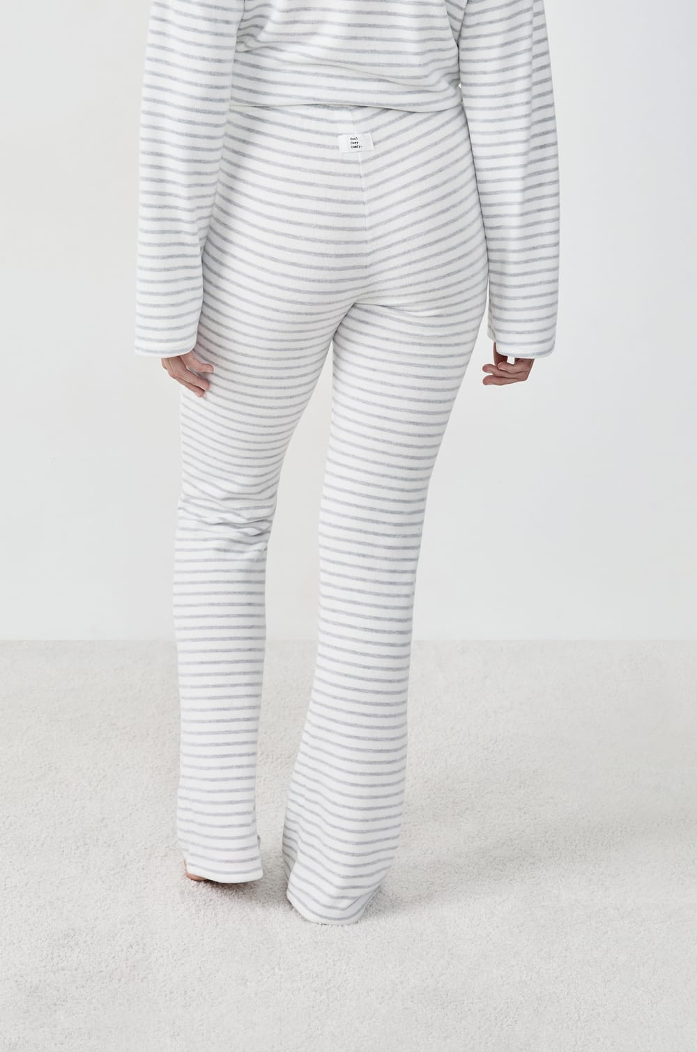 Pantal&oacute;n de pijama acampanado;${refinementColor}