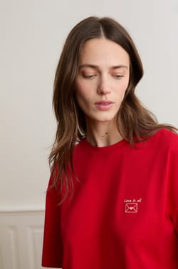 T-shirt manches courtes &agrave; inscripton "love is all" en coton;${refinementColor}