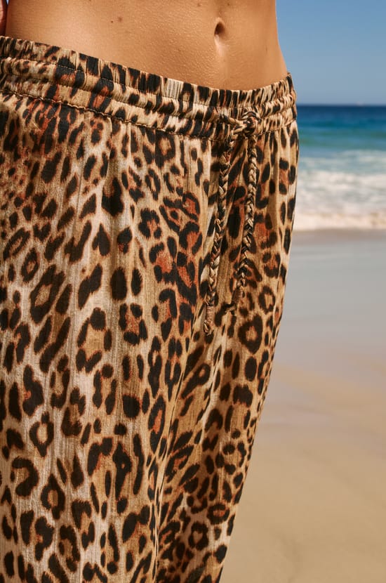 Pantalon fluide &eacute;laqstiqu&eacute; en coton &agrave; imprim&eacute; l&eacute;opard;${refinementColor}