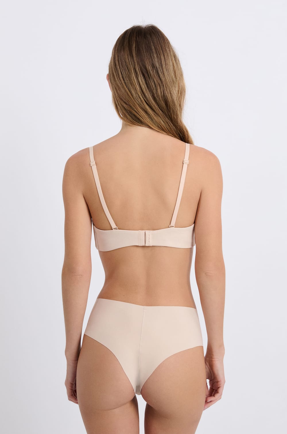 Sujetador bandeau de microfibra push-up con tirantes extra&iacute;bles;${refinementColor}