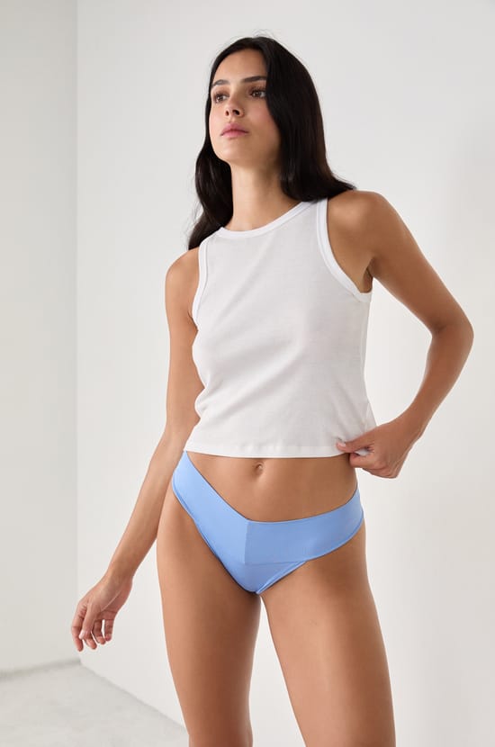 Tanga en microfibre;${refinementColor}