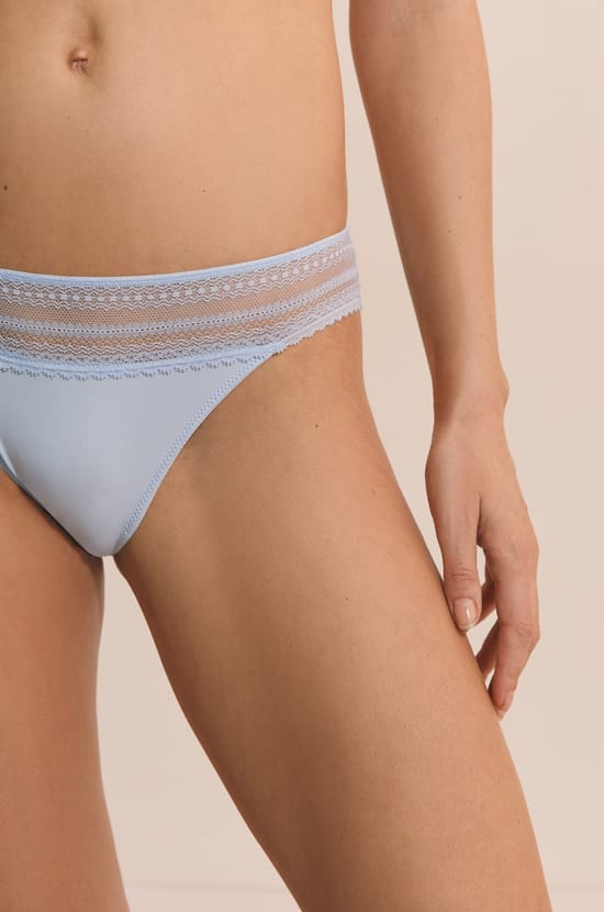 Lace Briefs;${refinementColor}