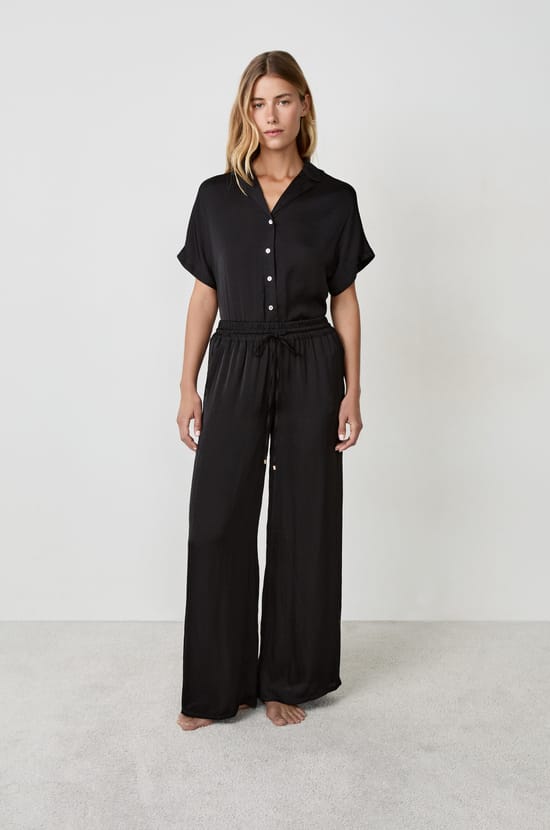 Pantalon satiné coupe large;${refinementColor}