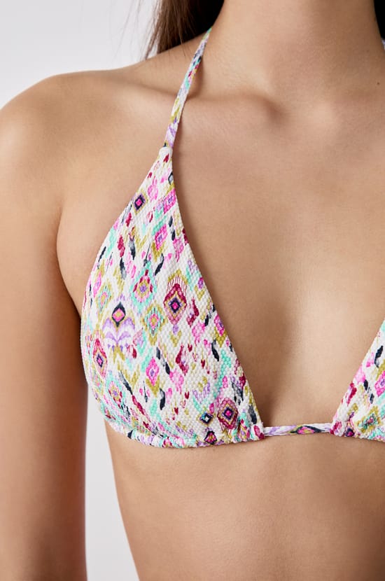 Triangle haut de maillot sans armatures &agrave; motifs;${refinementColor}