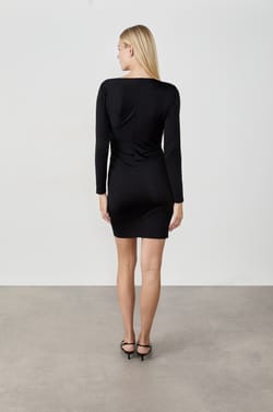 Robe courte drapée;${refinementColor}