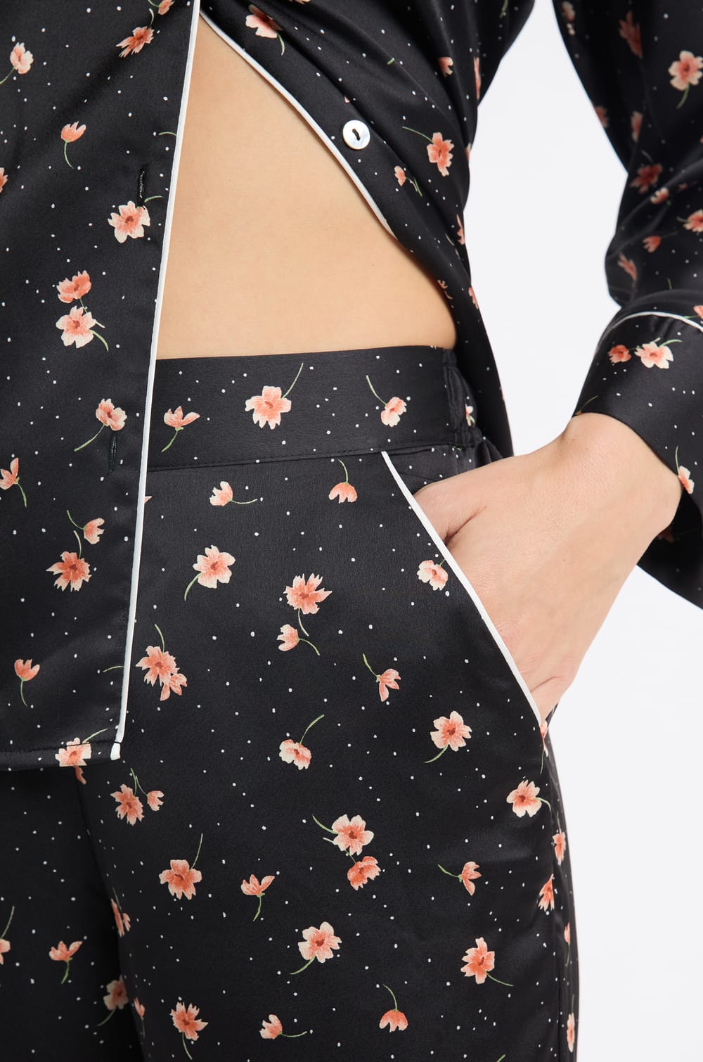 Pyjama-Hose mit Blumenmuster aus Satin;${refinementColor}