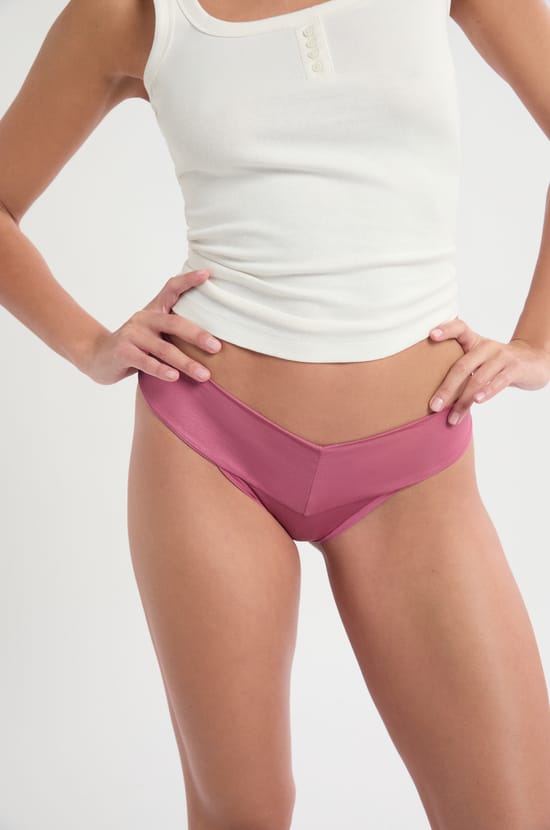 Tanga en microfibre;${refinementColor}