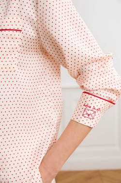 Satijnen blouse met stippen;${refinementColor}