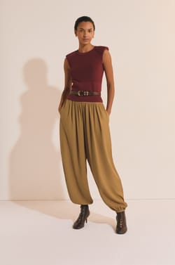 Pull sans manches en maille fine;${refinementColor}