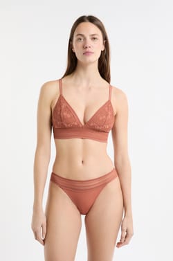 Lace Brief;${refinementColor}