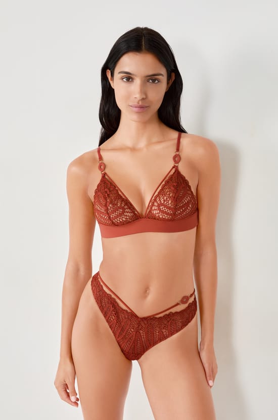 Soutien-gorge N.8 - Le triangle sans armatures;${refinementColor}