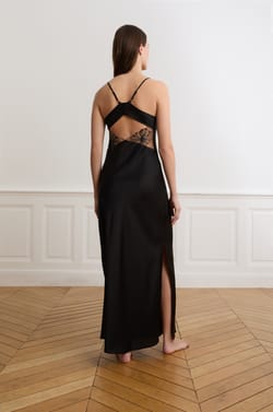 Nuisette longue &agrave; d&eacute;tails brod&eacute;s;${refinementColor}