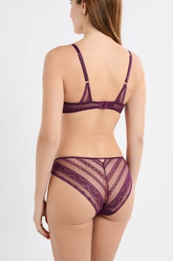 Soutien-gorge N.2 - Le push-up plongeant en dentelle;${refinementColor}