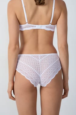 Lace Shorty;${refinementColor}