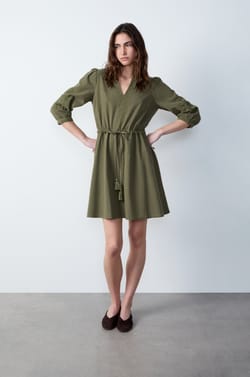 Short embroidered dress;${refinementColor}