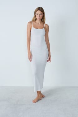 Nuisette longue en coton côtelé à fines bretelles;${refinementColor}