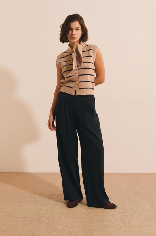 Gilet sans manches avec lien &agrave; nouer;${refinementColor}