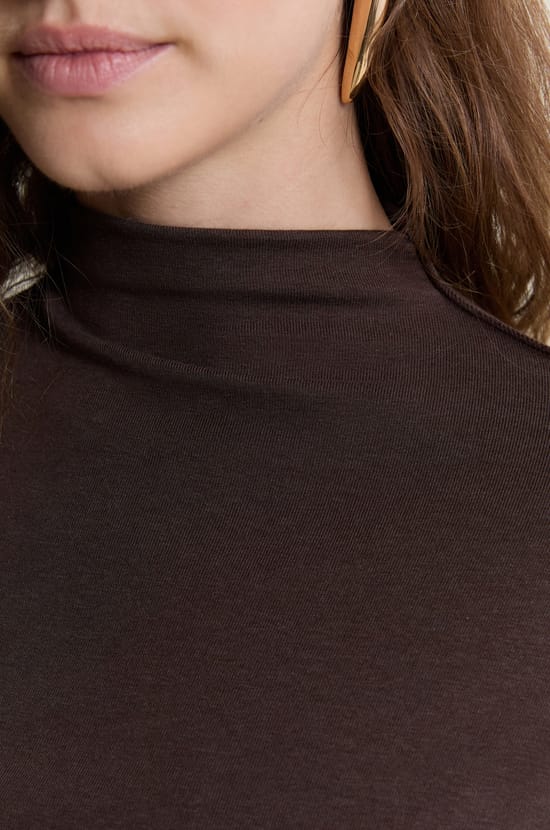 T-shirt &agrave; manches courtes &agrave; col montant;${refinementColor}