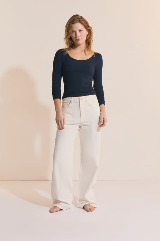 Long-sleeved round neck t-shirt with integrated bra;${refinementColor}