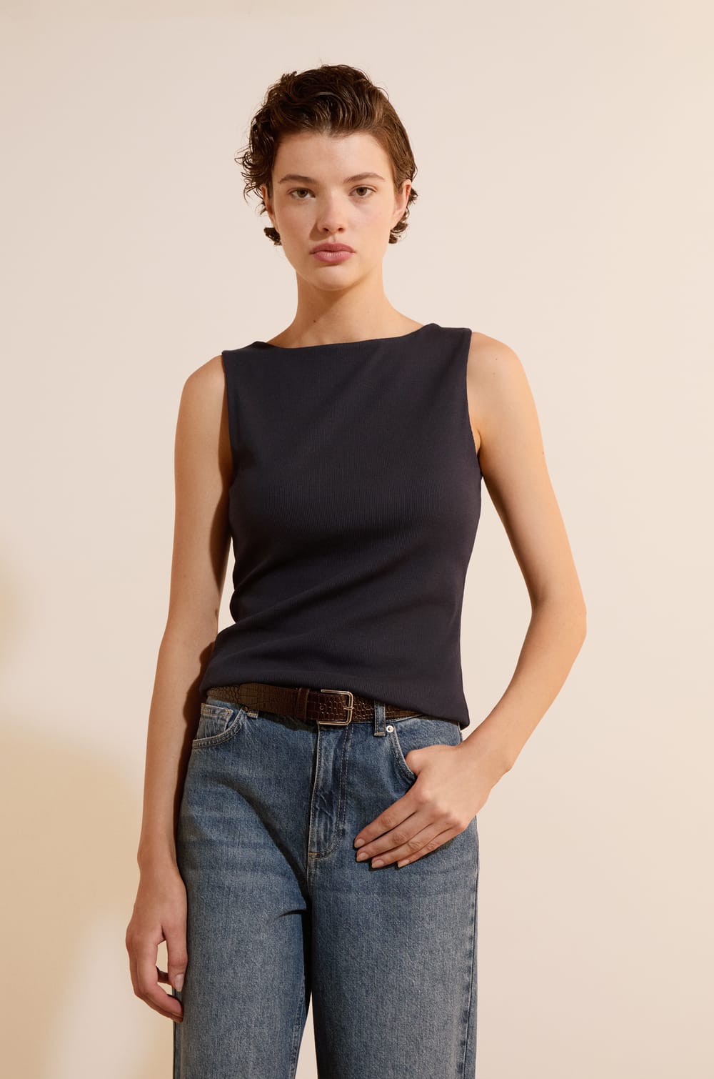 T-shirt sans manches en coton;${refinementColor}