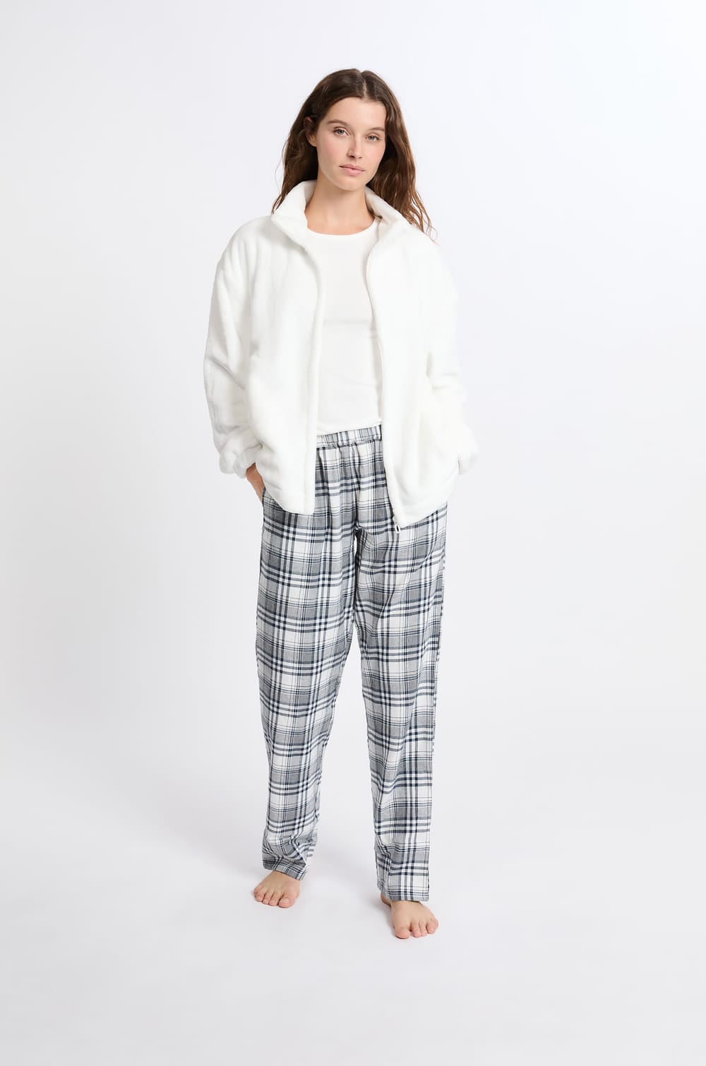 3-Piece Pajamas;${refinementColor}
