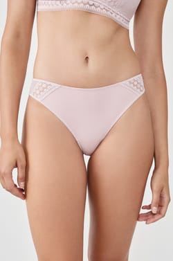  braguitas con detalle de encaje ;${refinementColor}