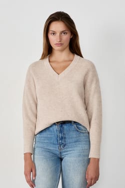 Long-sleeved V-neck sweater;${refinementColor}