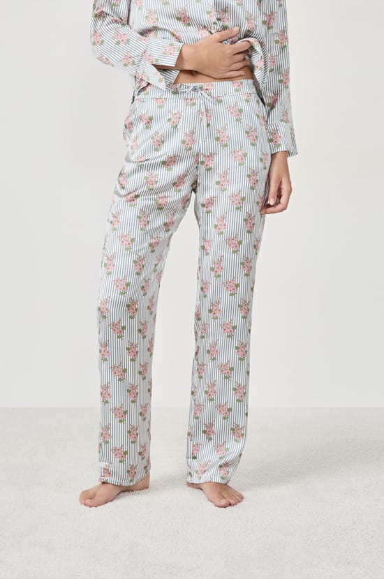 Pantalon de pyjama satiné à motifs fleurs;${refinementColor}