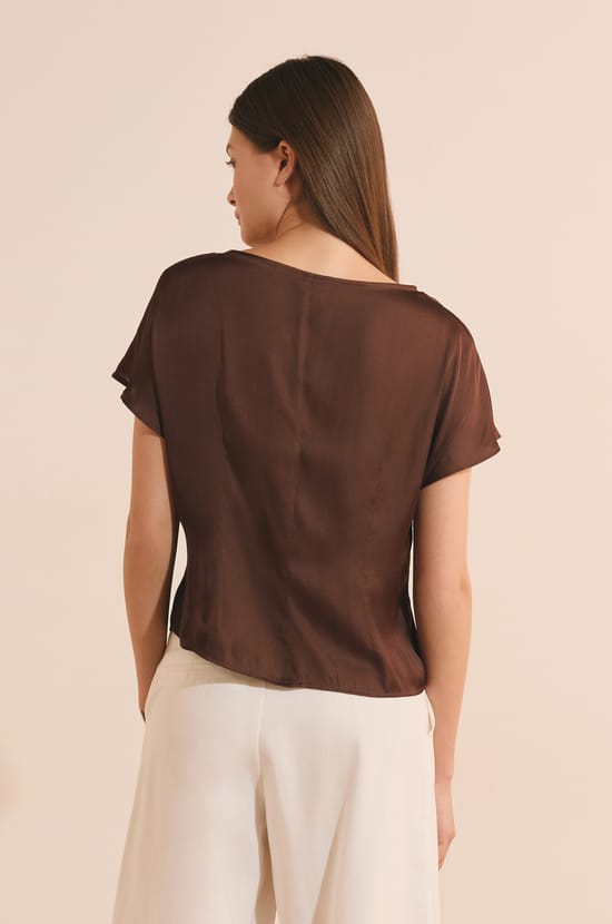 T-shirt drap&eacute; avec n&oelig;ud satin&eacute;;${refinementColor}