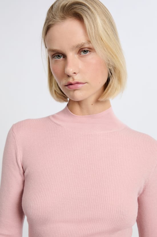 Pull col montant avec laine;${refinementColor}