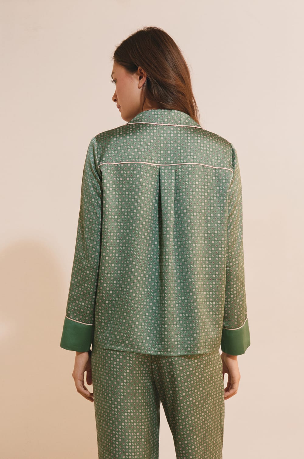 Chemise de pyjama satin&eacute;e &agrave; motifs;${refinementColor}