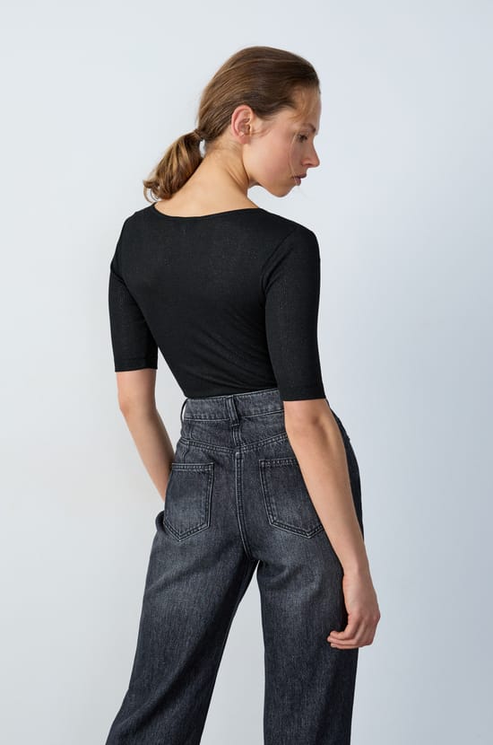 Body manches courtes;${refinementColor}