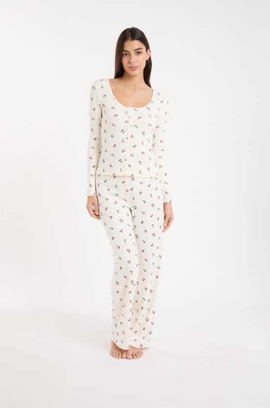 T-shirt de pyjama &agrave; motifs cerises;${refinementColor}