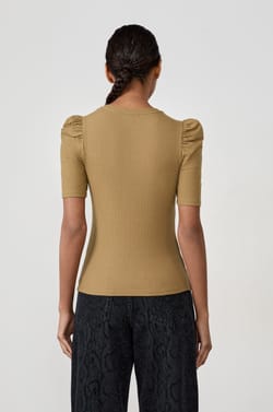 T-shirt manches courtes avec épaules bouffantes;${refinementColor}