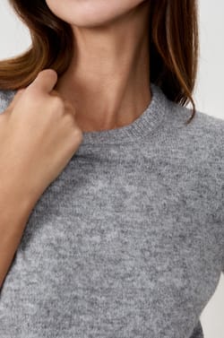 Pull manches courtes;${refinementColor}