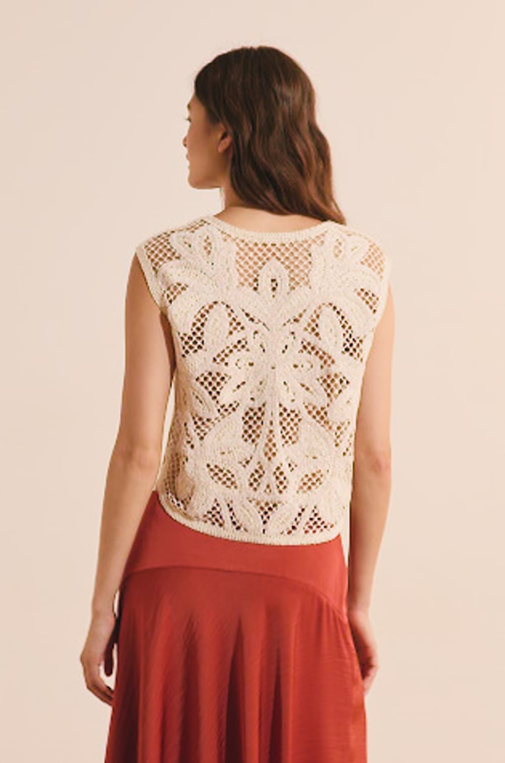 T-shirt avec broderie;${refinementColor}