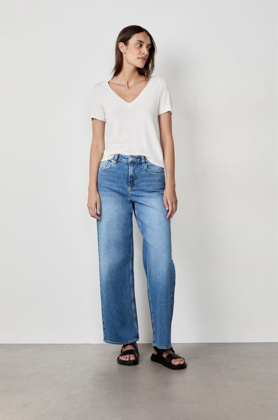 Pull col V manches courtes;${refinementColor}