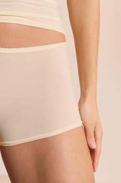 Shorty en microfibre;${refinementColor}