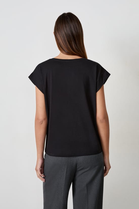 T-shirt met V-hals in 100% biologisch katoen;${refinementColor}