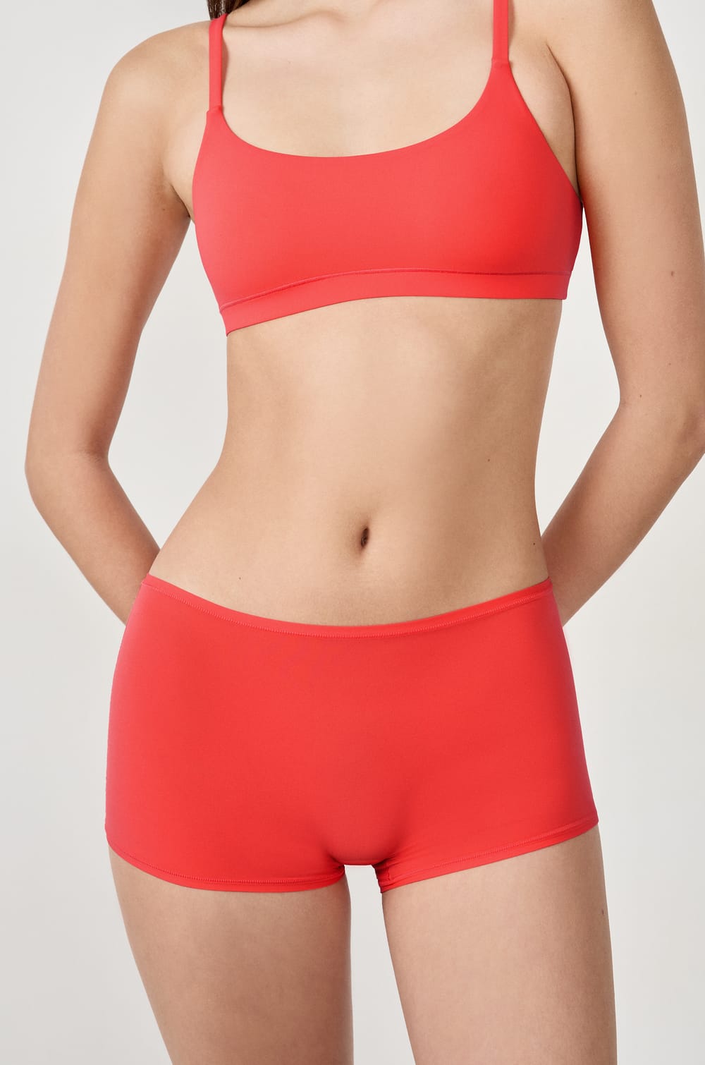 Shorty en microfibre;${refinementColor}